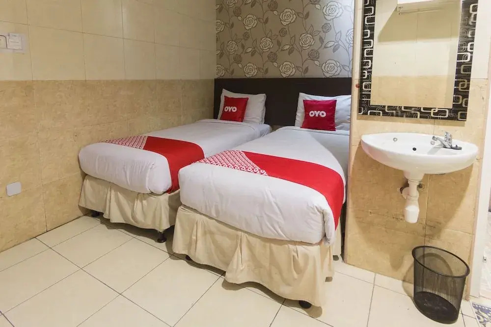 OYO 1702 Harmoni Inn Makassar