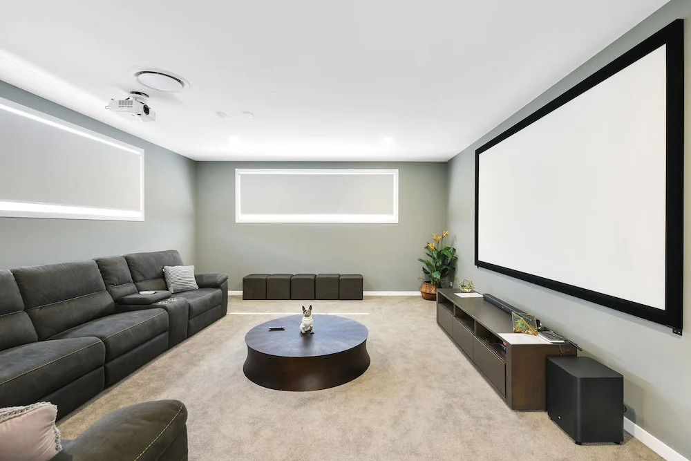 Gold Coast Private Villas - Waterfront Villas