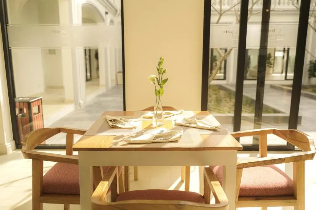 Moodhoian Riverside Resort & Spa
