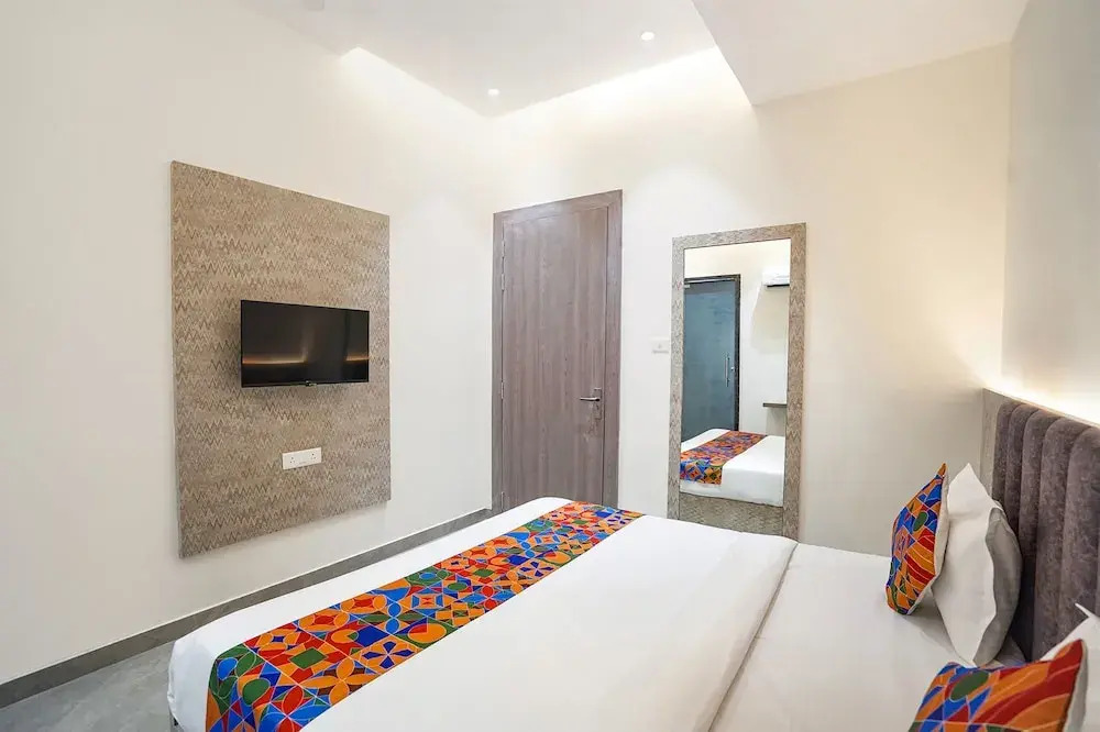 Fabhotel Mahalaxmii Grand