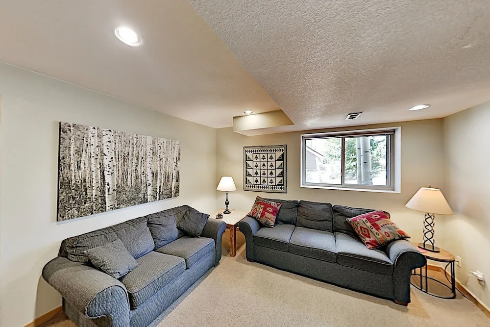 Walk To Main St. & Lifts! Deck W/ Private Hot Tub 3 Bedroom Townhouse