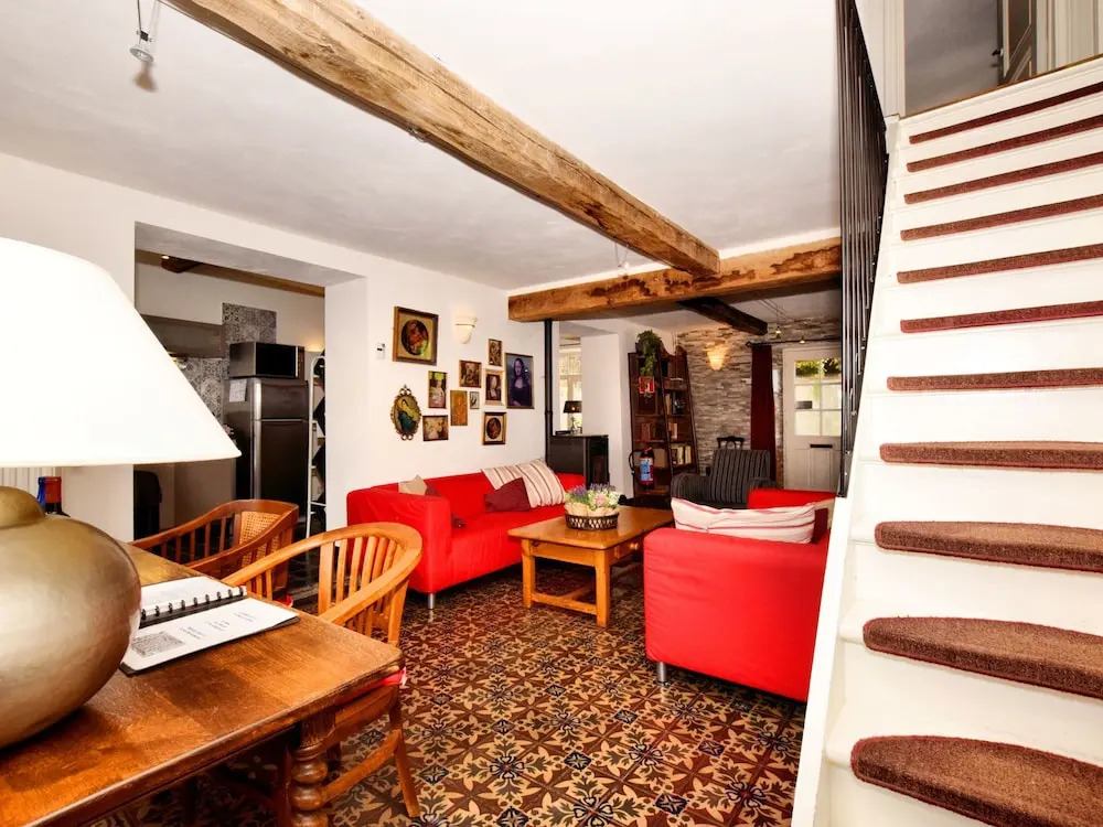 Vintage Holiday Home in Verlaine-Sur-Ourthe with Valley View