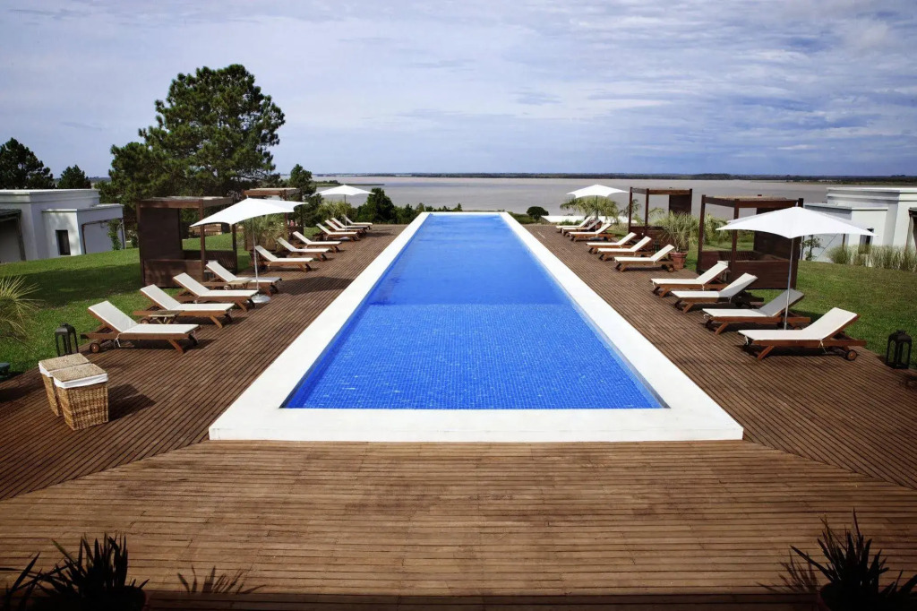 Casa-Chic Carmelo Hotel