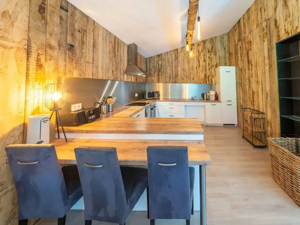 Lush Chalet Near Lake of Butgenbach