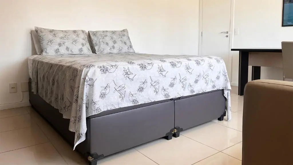 Luxuosa cobertura de 380m² a 850m da Av Beira Mar