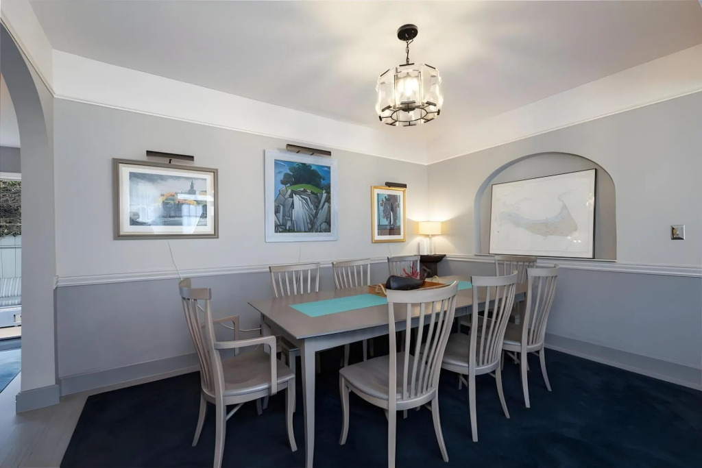 Nantucket Whale Inn, Half Moon Bay