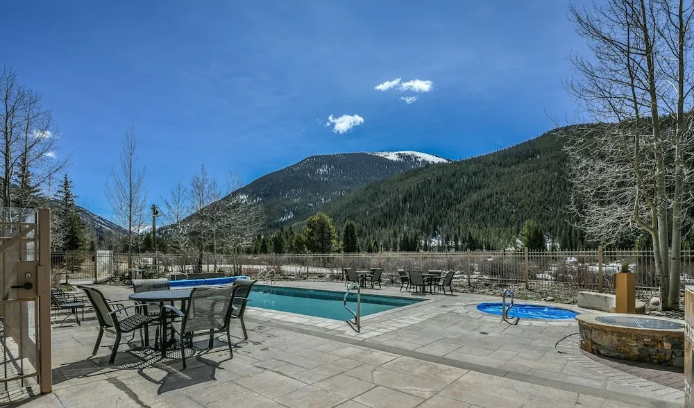 Red Hawk Lodge 2277