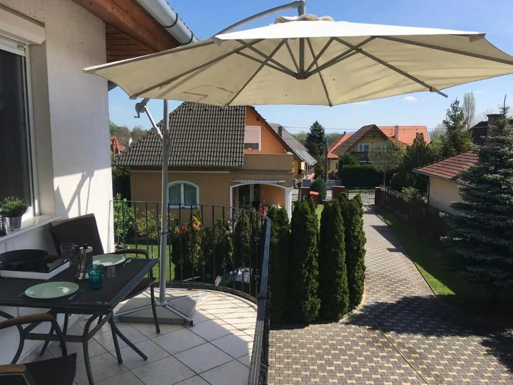 Balatonlelle Apartmanház