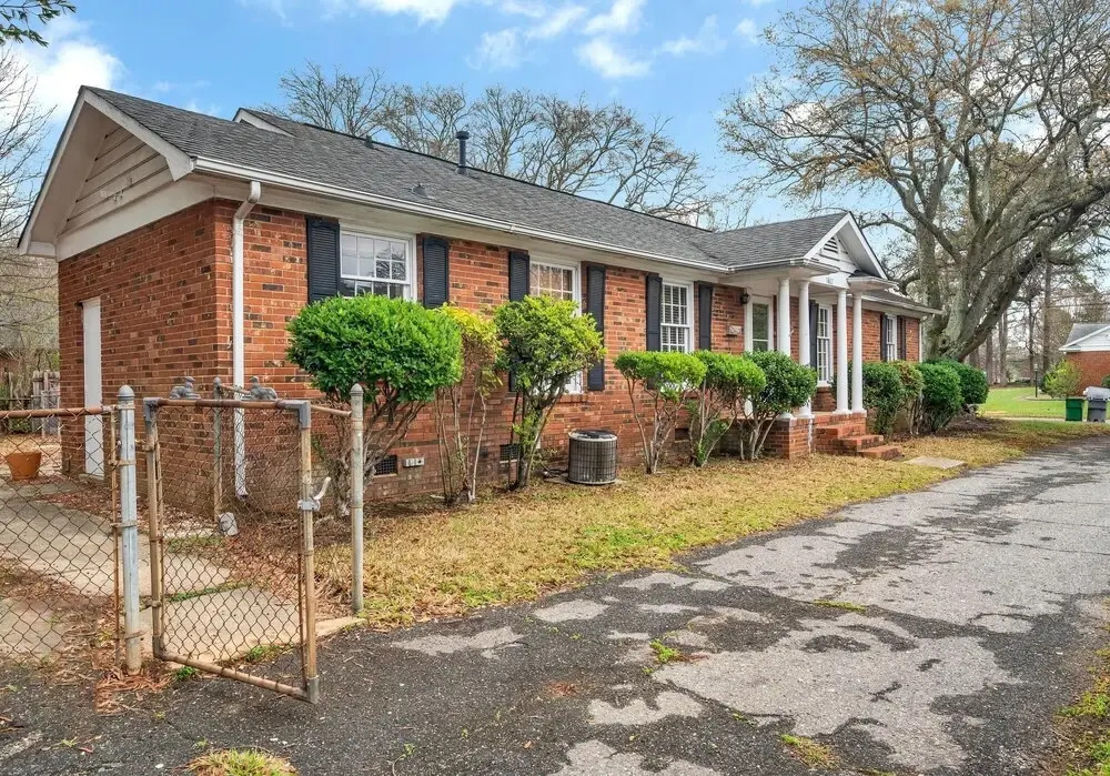 Spacious 2BR Duplex - Near Uptown Charlotte
