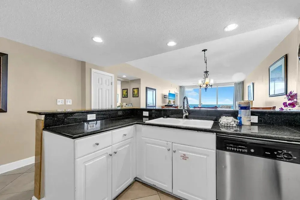 Majestic Beach Towers 2-801