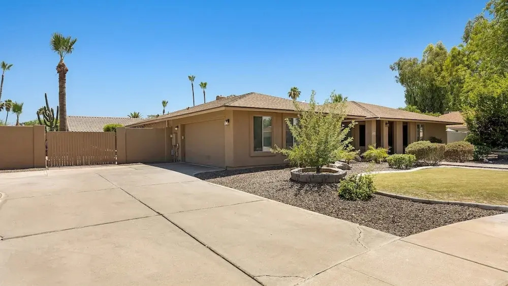 Luxe Central Scottsdale 4 Bdrm w/ Backyard Oasis!