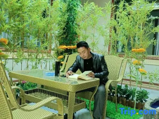 Pland Xinya Eco Business Hotel