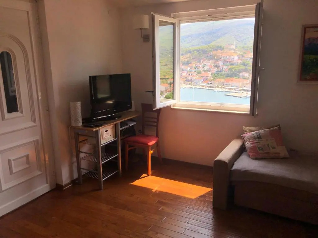 BellaVista Jelsa 2+2