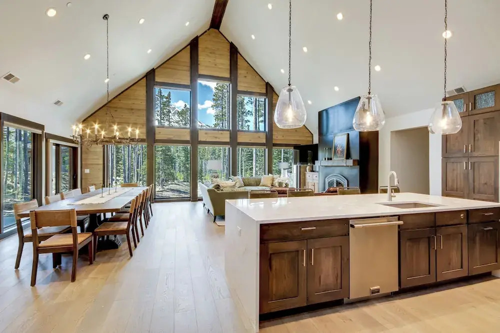 2 Mi to Big Sky Resort: Luxe Mtn-view Retreat!
