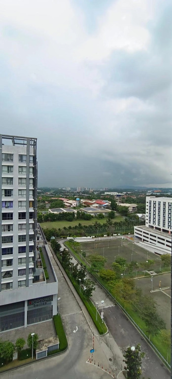 Glenmarie Utropolis Tower 1 by Kroll Home2stay with UNIFI TV Wifi Studio Apt