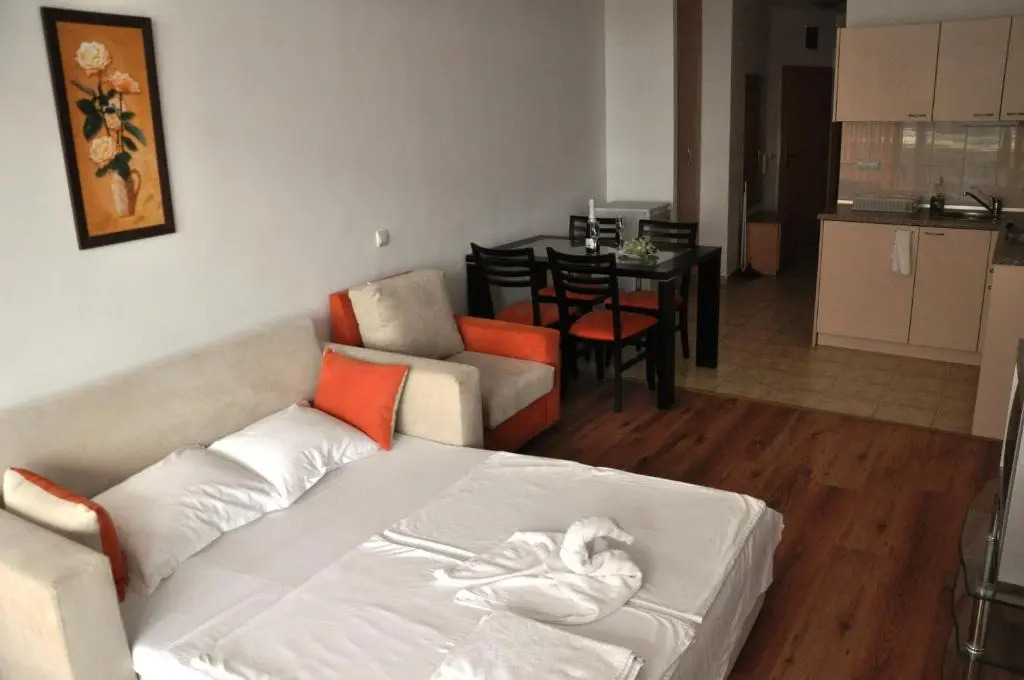 Tomi Family Apartments