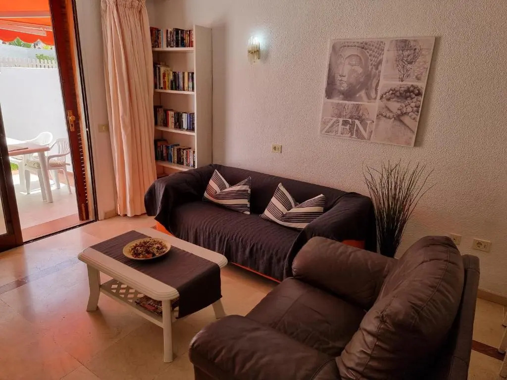 Casa Teide, ground floor Apartment Parque Santiago 1, heated pool, 100 m to sea and beach, wifi