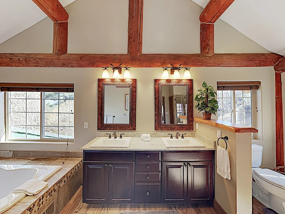The Ponderosa: Gorgeous Custom-Built Log Home home