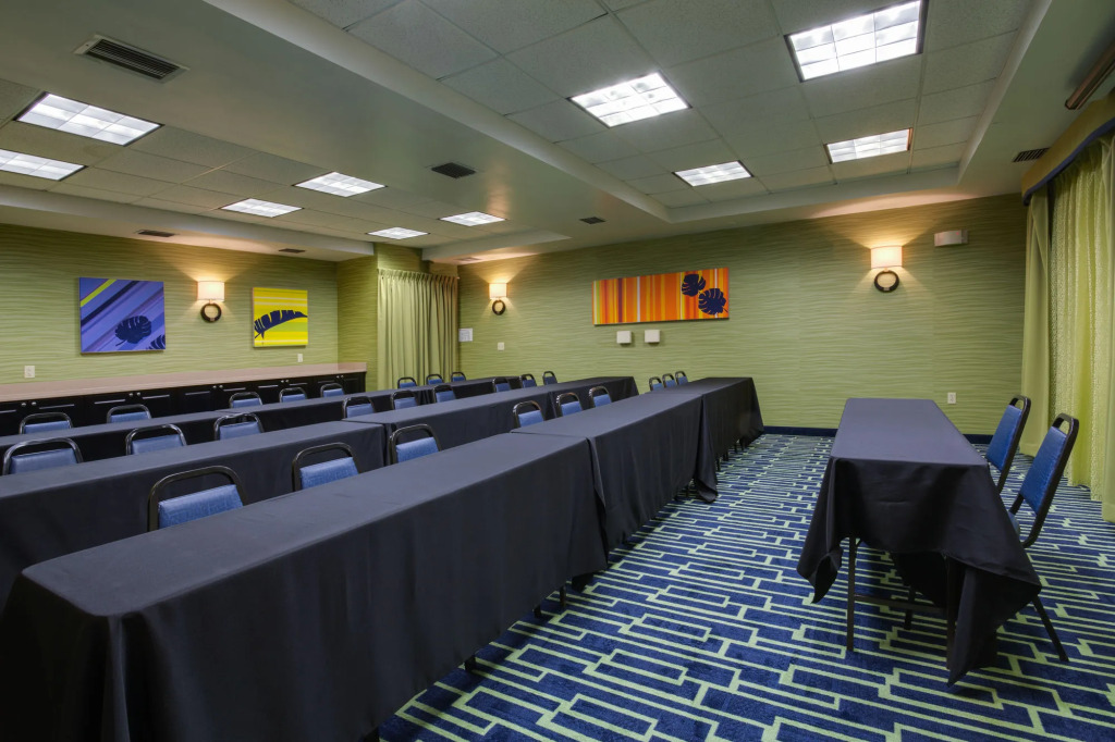 Holiday Inn Express & Suites Plant City by IHG