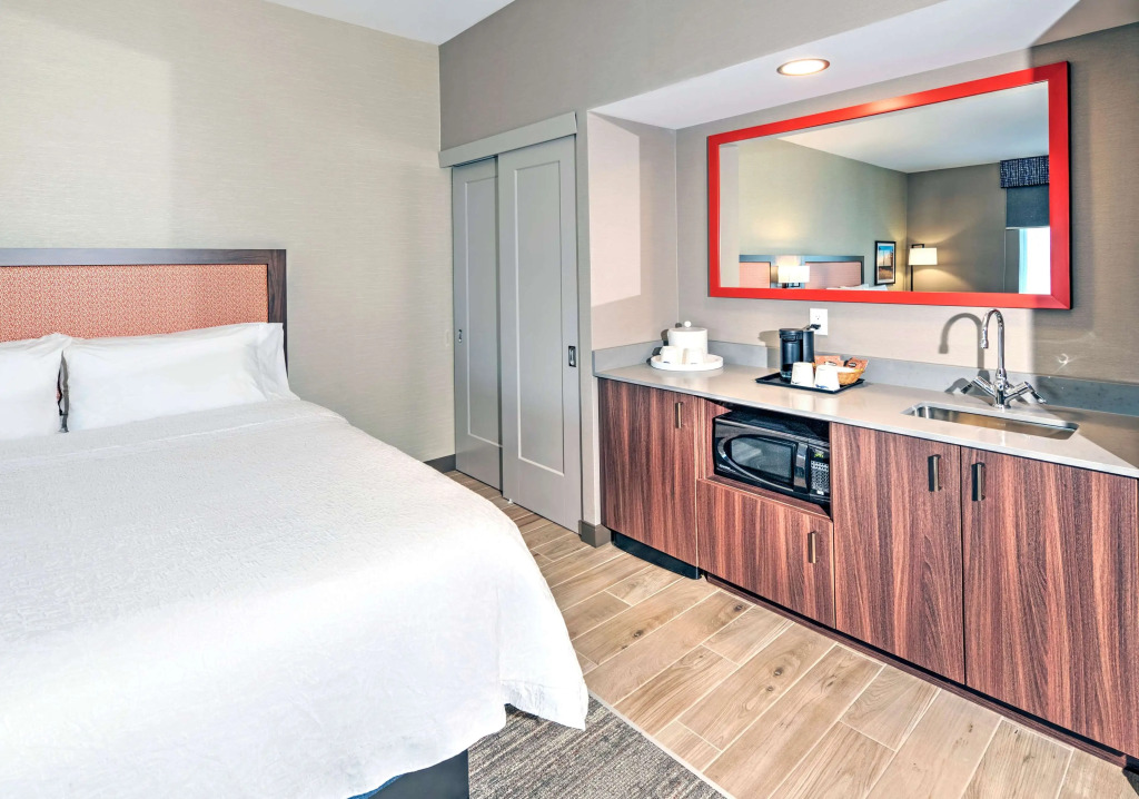 Hampton Inn by Hilton Ottawa Airport
