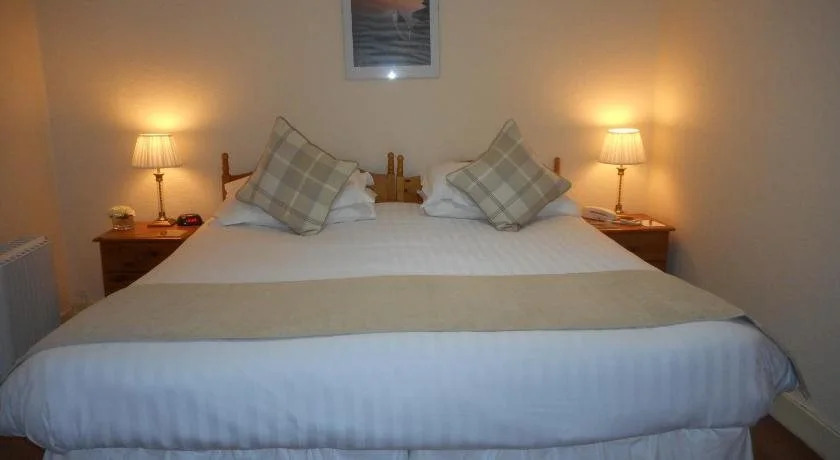 The Robertson Arms Hotel