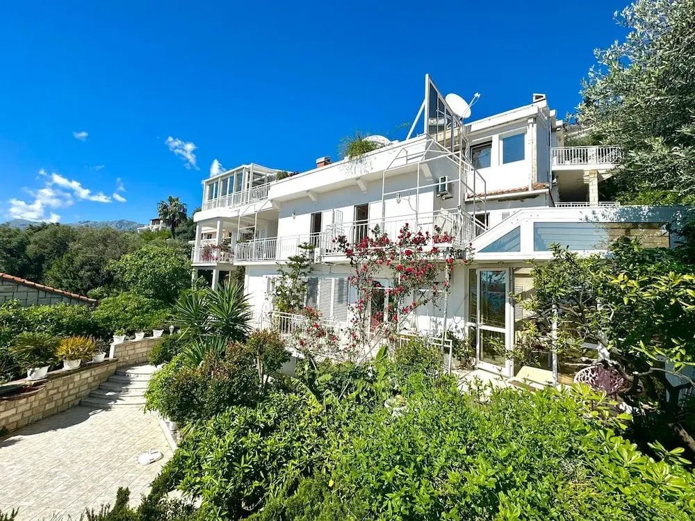 Sun Rose Apartments Sveti Stefan