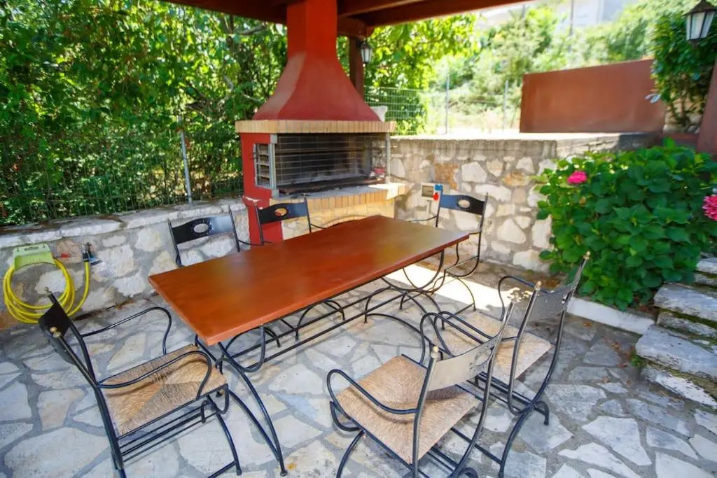 Wooden House In Ioannina