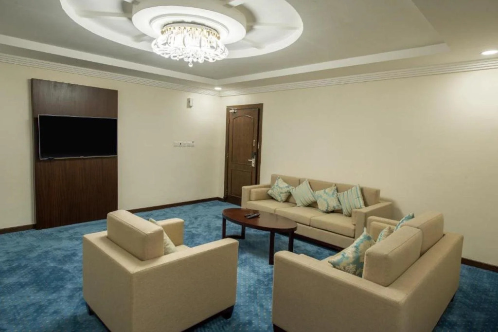 Laten Suites