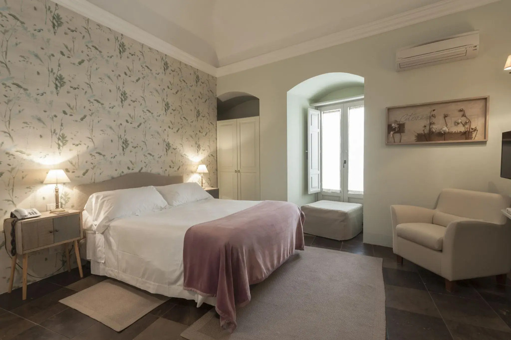 Locanda Don Serafino Historical Boutique Hotel