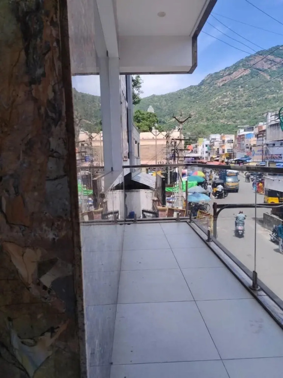Lingaa's Residency