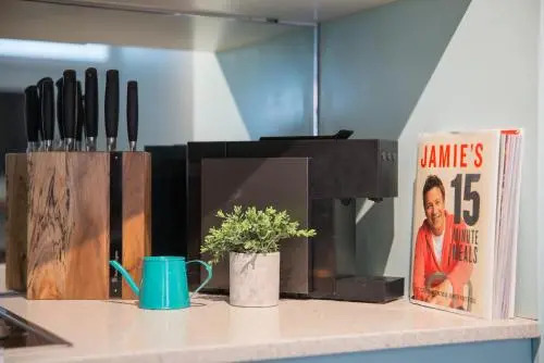 Bondi Breeze Apartment