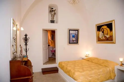 Cycladic Center Economy Rooms
