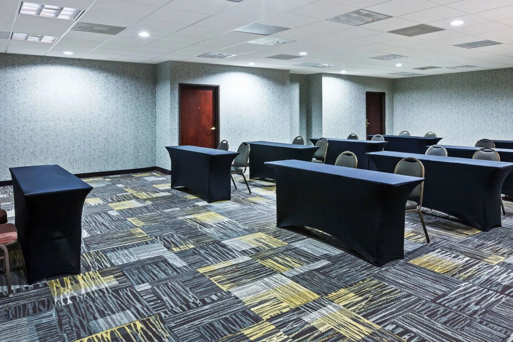 Comfort Inn & Suites Irving Las Colinas DFW