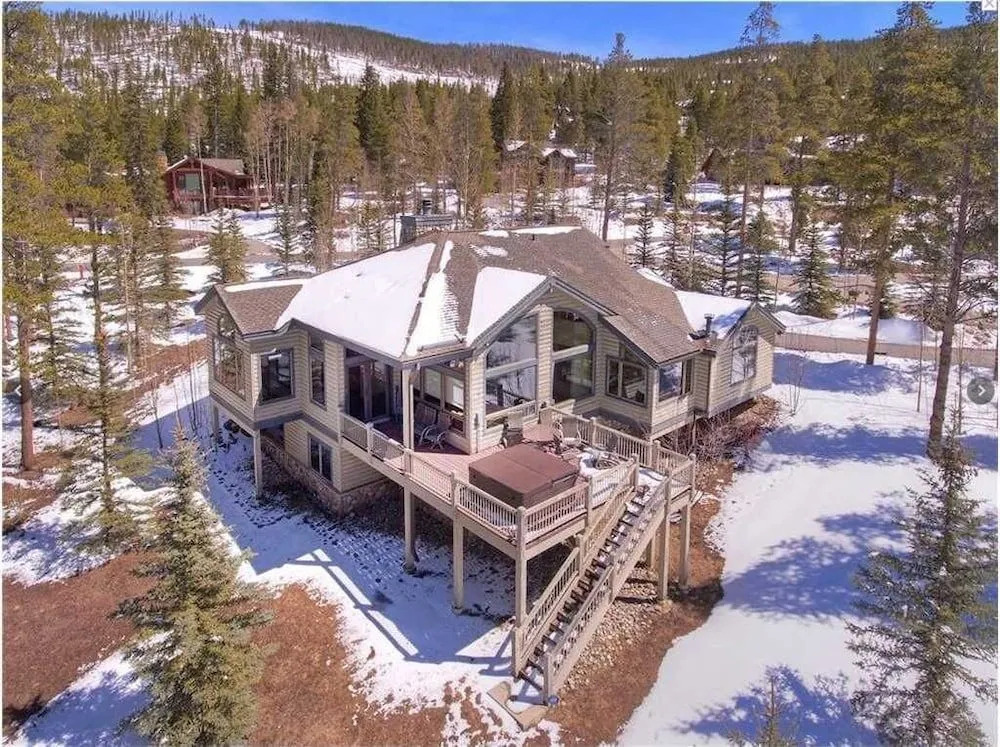 Evergreen Lodge