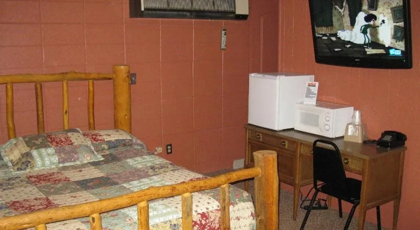 Frontier Lodge