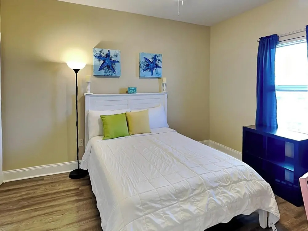 Laketown Wharf #1126