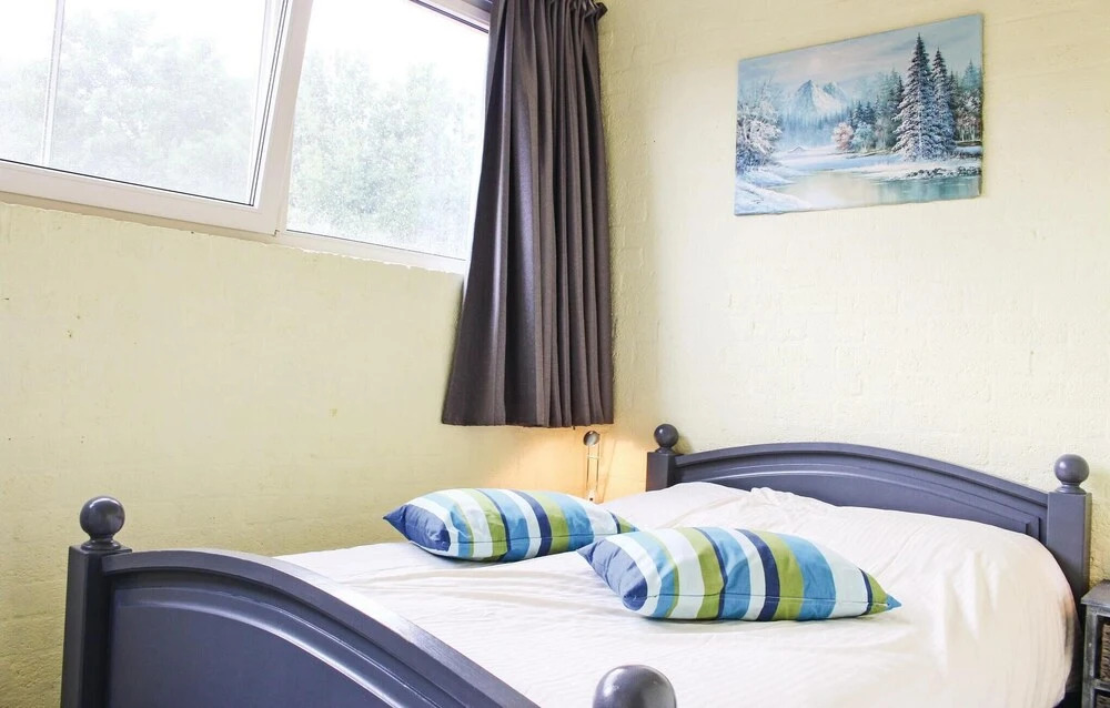 Gorgeous Home In Bruinisse With Wifi