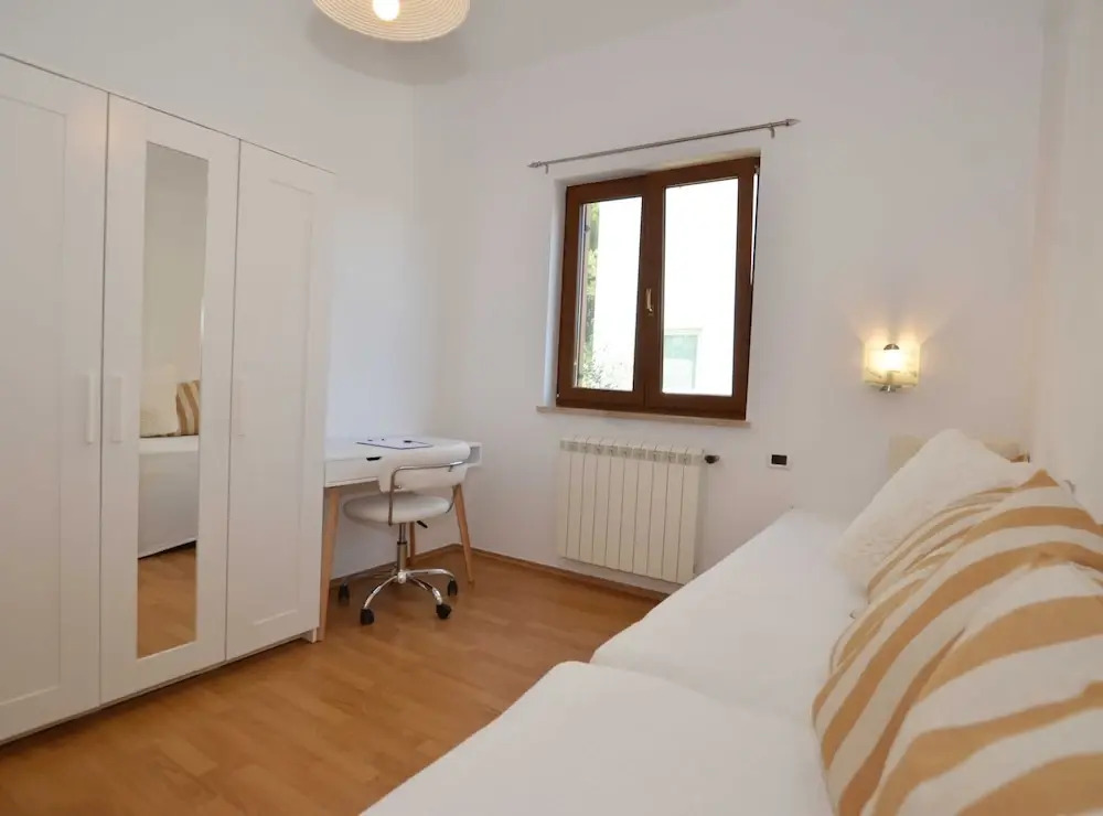 Elegant and Brigth Corner Apartments