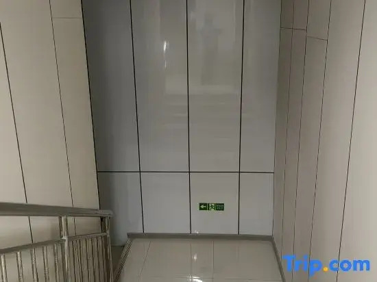Jiuquan Heshun Business Hotel (Hantang Food City)