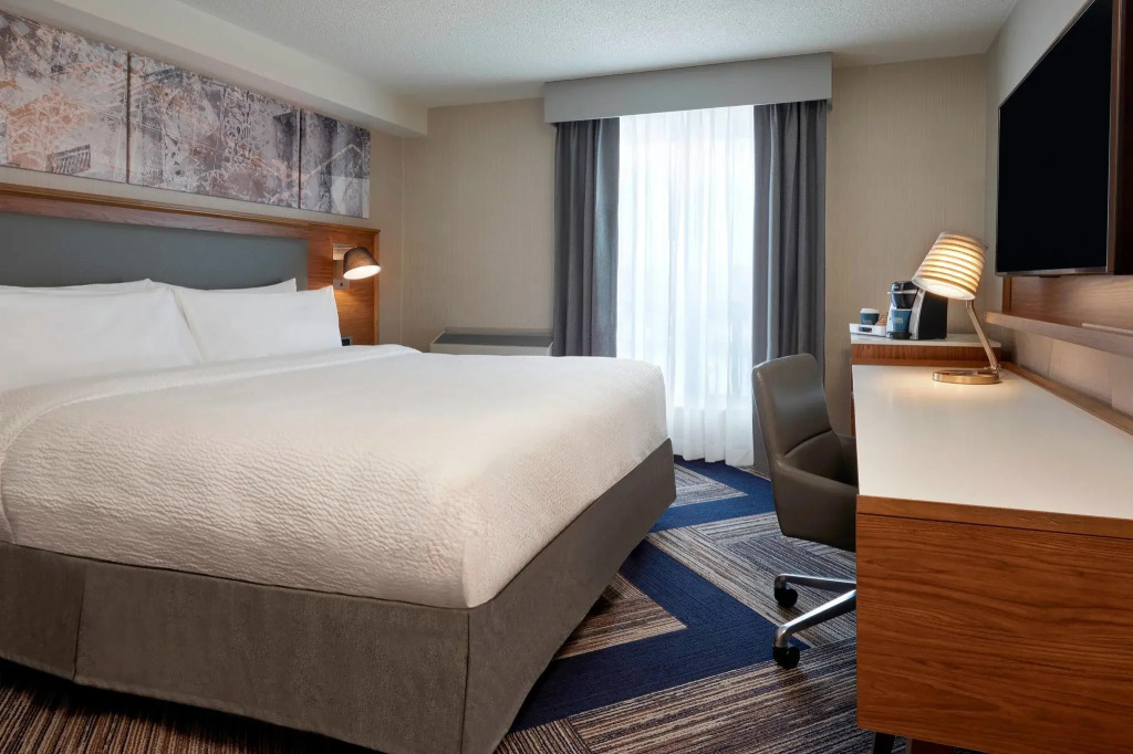 Four Points by Sheraton Toronto Airport East