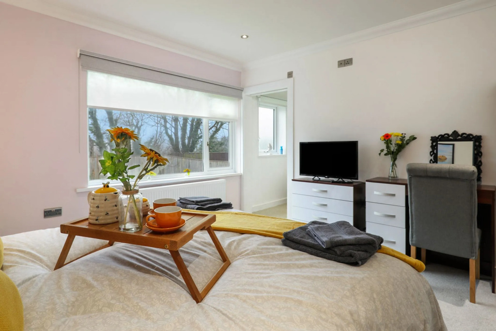 Plas Gwyn - Large Cottage Walk to Beach