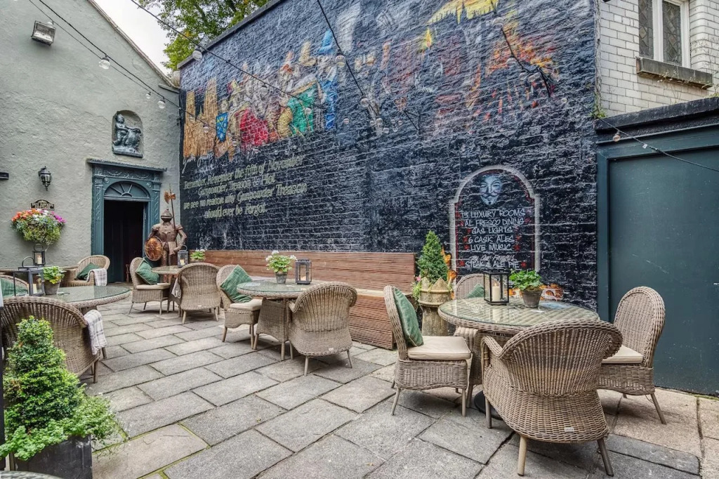 Guy Fawkes Inn