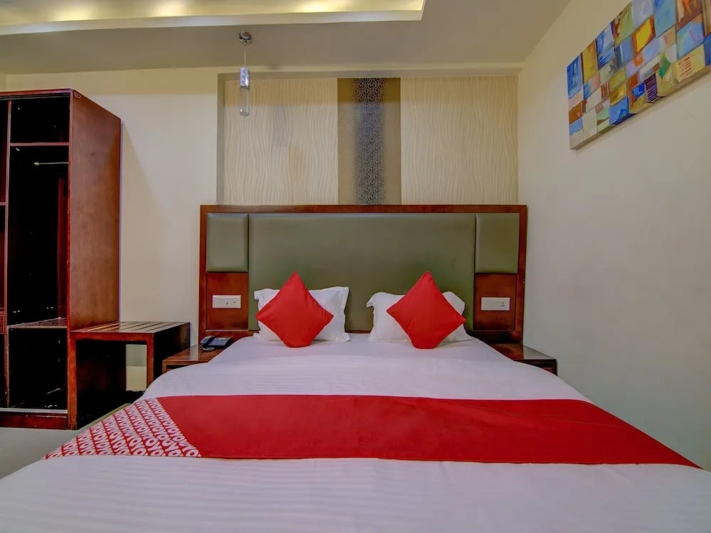 OYO 14044 Hotel Seacity Grand