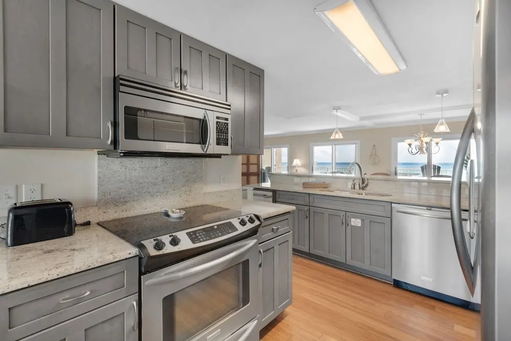 Sea Oats 4 Bedroom Condo by RedAwning