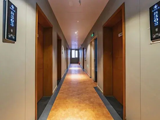 Mujian E-sports Hotel (Zhengzhou Huaihe East Road)