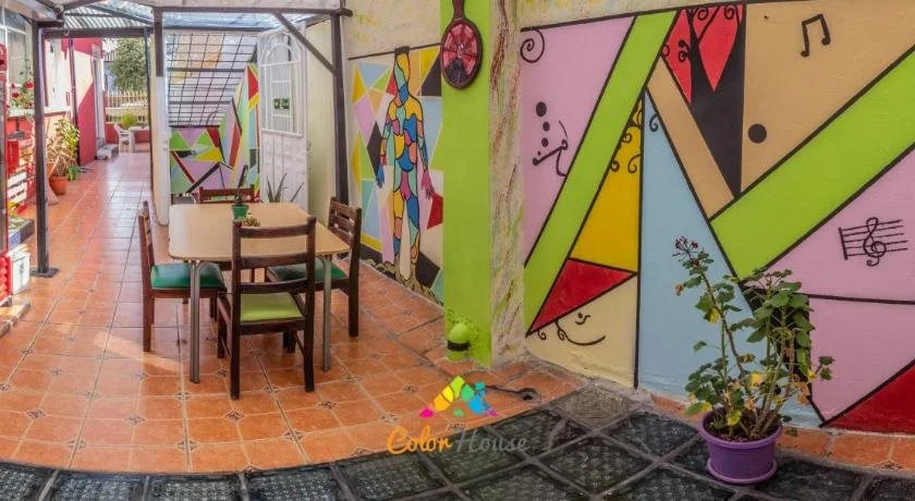Color House Petitte - Hostel