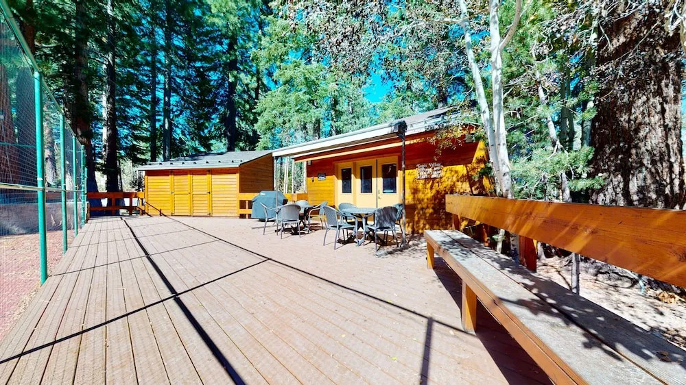 Tennis Village 14 Pet-Friendly, Spacious, Comfortable, Great Complex Amenities by RedAwning