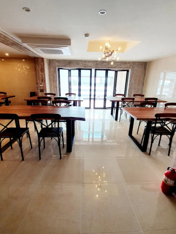 Uneed Hotel