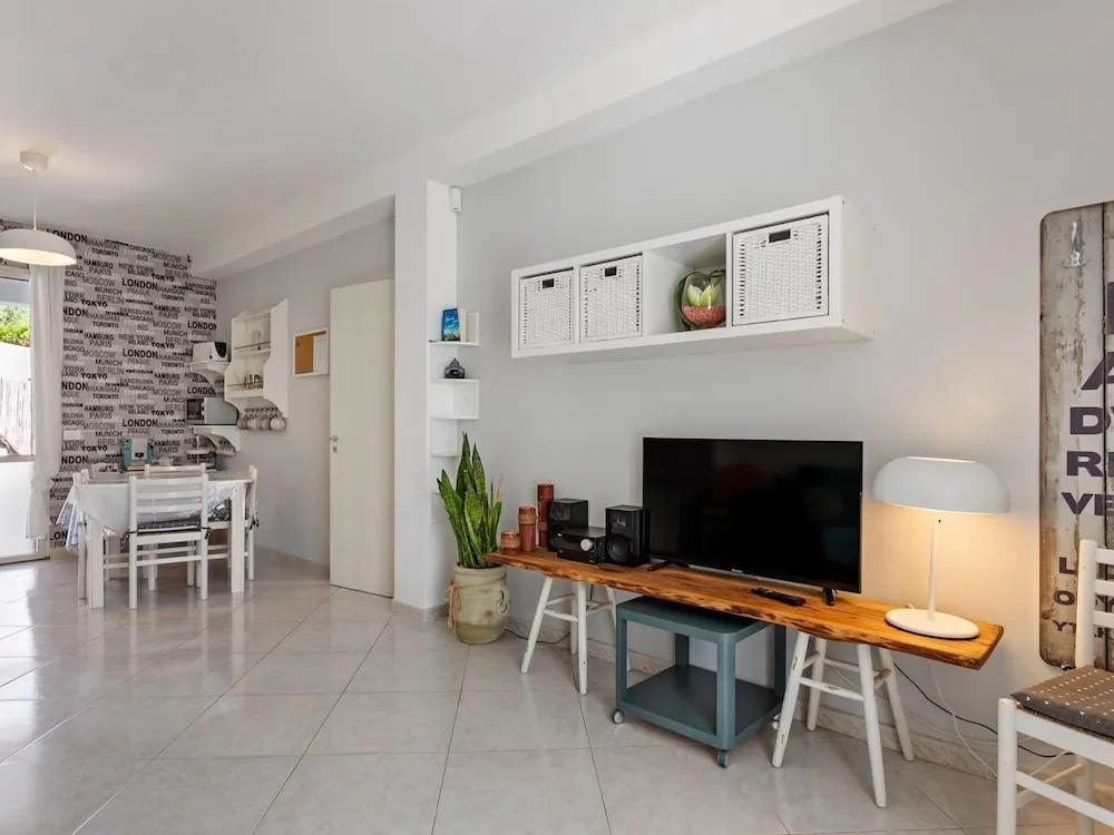 Premium Holiday Home in Santa Maria with Hot Tub