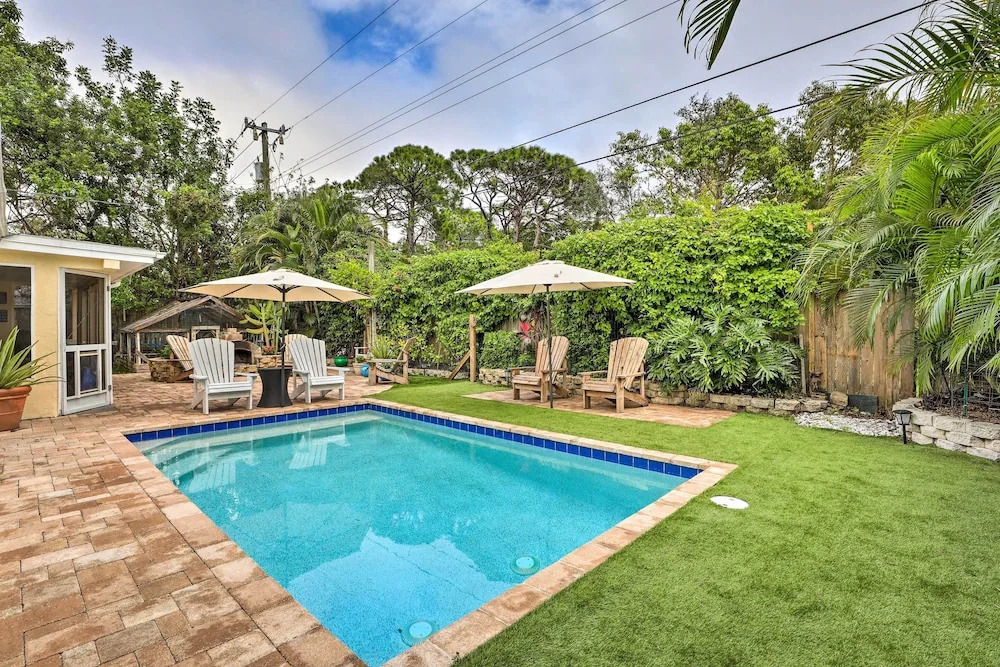 4 Mi to Dtwn: Home w/ Pool & BBQ in Bradenton